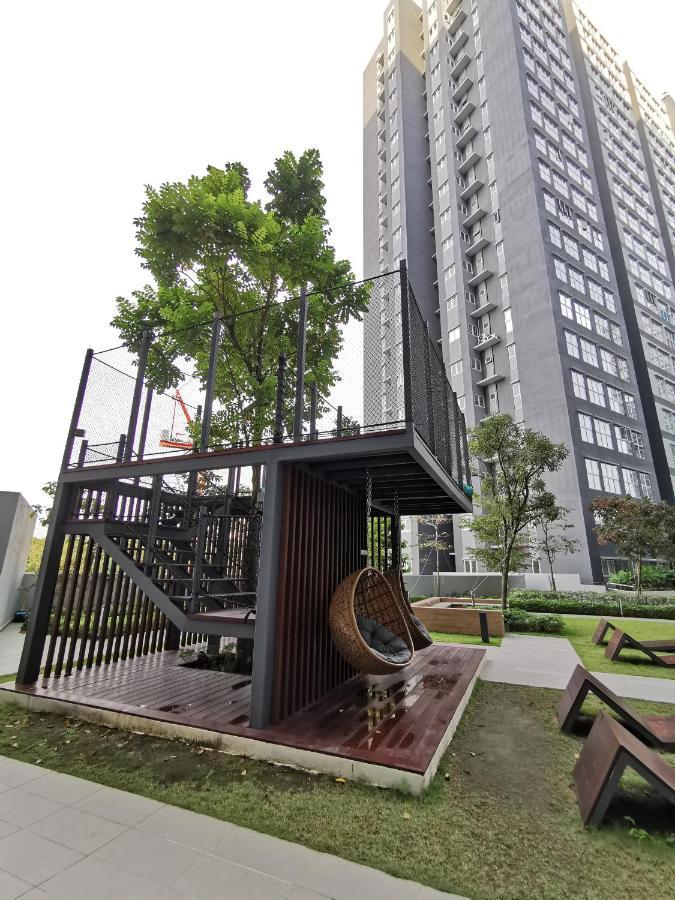 Апартаменты Kajang Industrial House With Olympic Size Swimming Pool Экстерьер фото